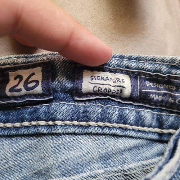 Miss Me JE8131C Embellished  Signature Cropped Skinny Jeans Size 26 - Picture 15 of 16